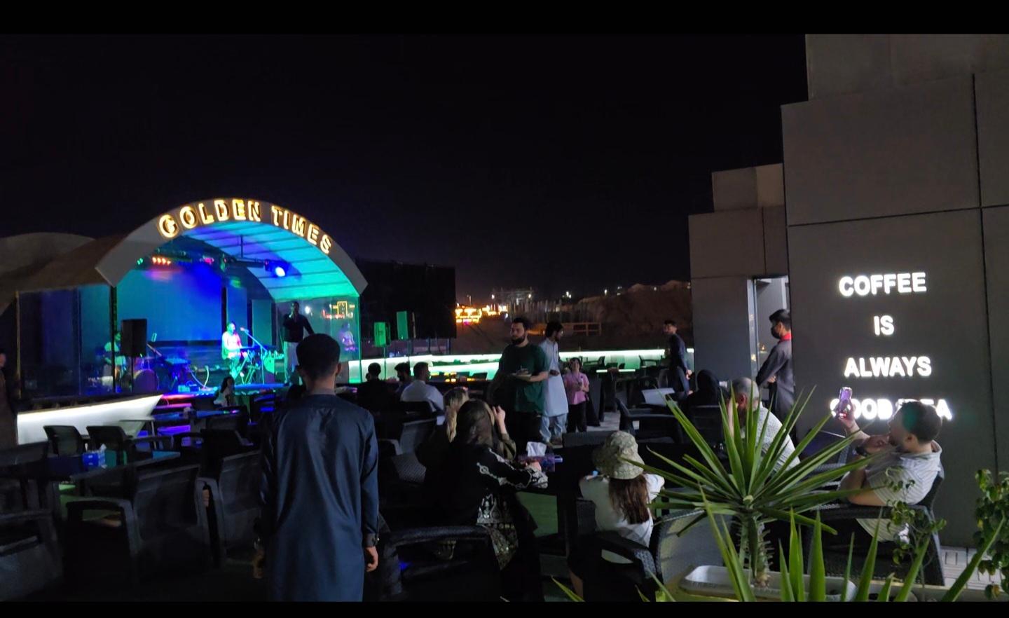 عکس رستوران گلدن تایم