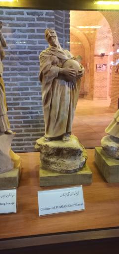 عکس موزه مجسمه آقای ازی محمدی