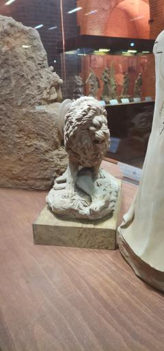 عکس موزه مجسمه آقای ازی محمدی