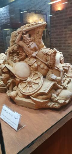 عکس موزه مجسمه آقای ازی محمدی