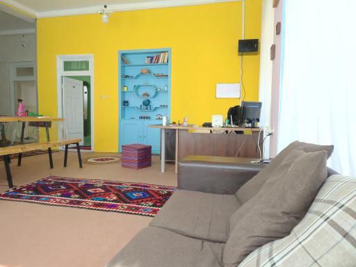 عکس هاستل بلوط