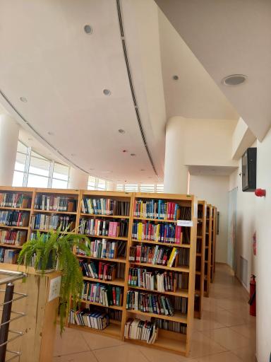 عکس کتابخانه مرکزی دانشگاه صنعتی تبریز 