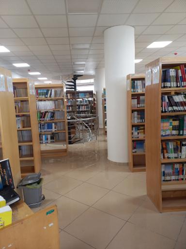 عکس کتابخانه مرکزی دانشگاه صنعتی تبریز 