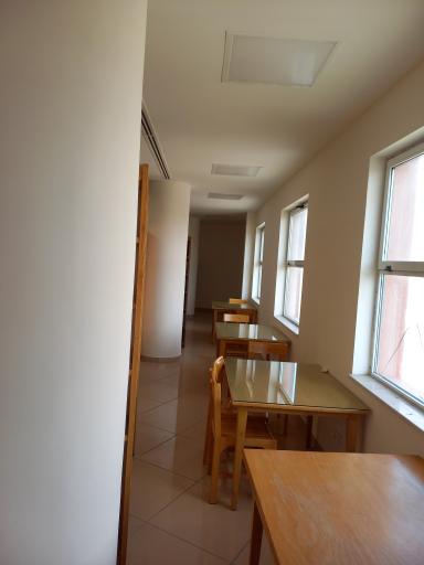 عکس کتابخانه مرکزی دانشگاه صنعتی تبریز 