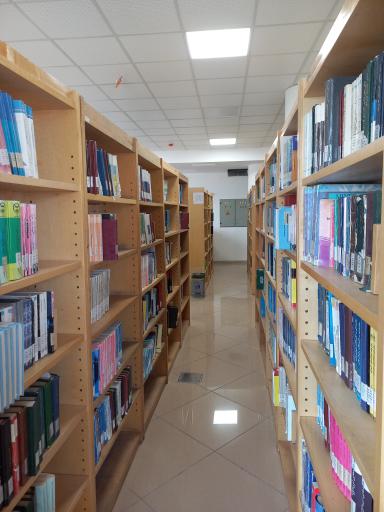 عکس کتابخانه مرکزی دانشگاه صنعتی تبریز 