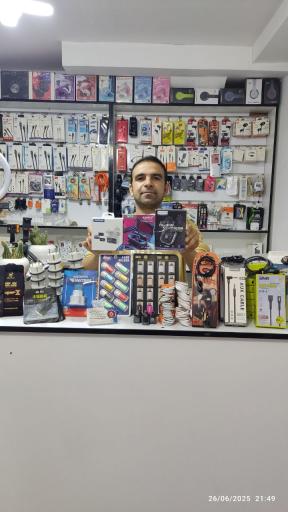 عکس موبایل صداقت 