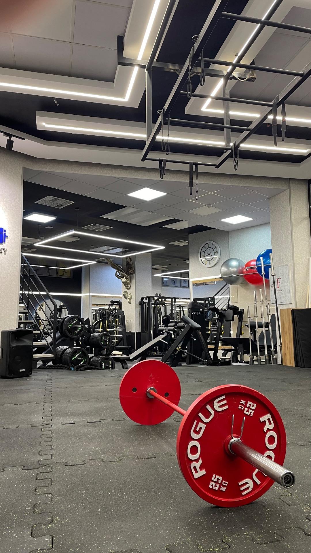 عکس اکادمی ورزشی هیرا