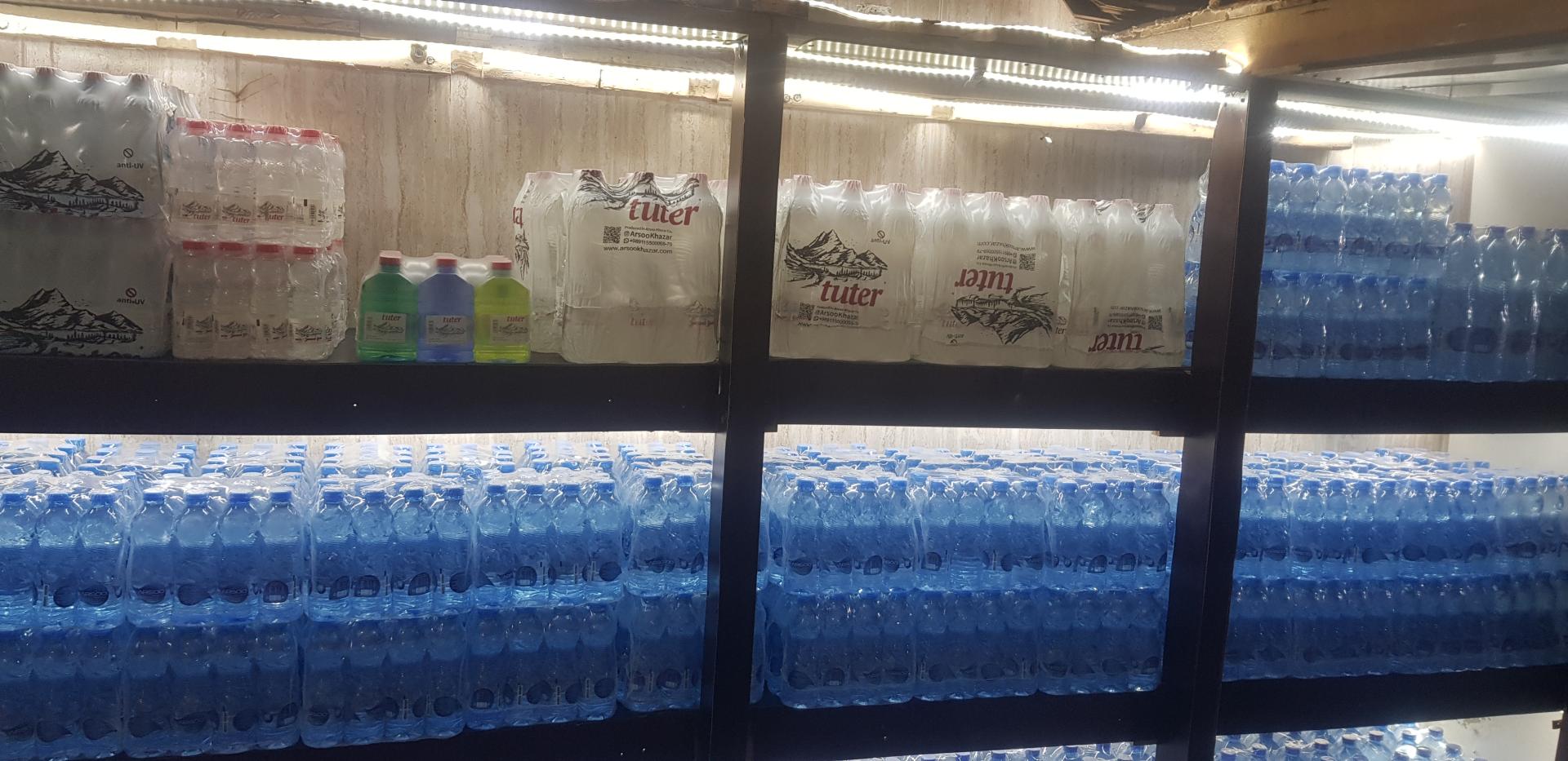 عکس پخش اب معدنی اقا صفا 