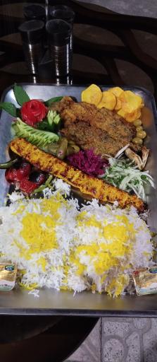 عکس تهیه غذای سام