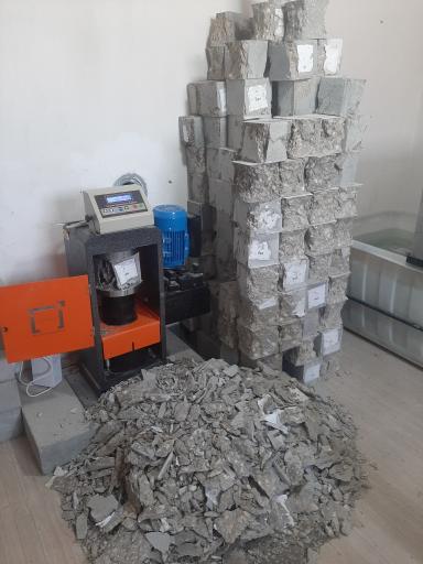 عکس آزمایشگاه بتن مرکزی فیروزآباد