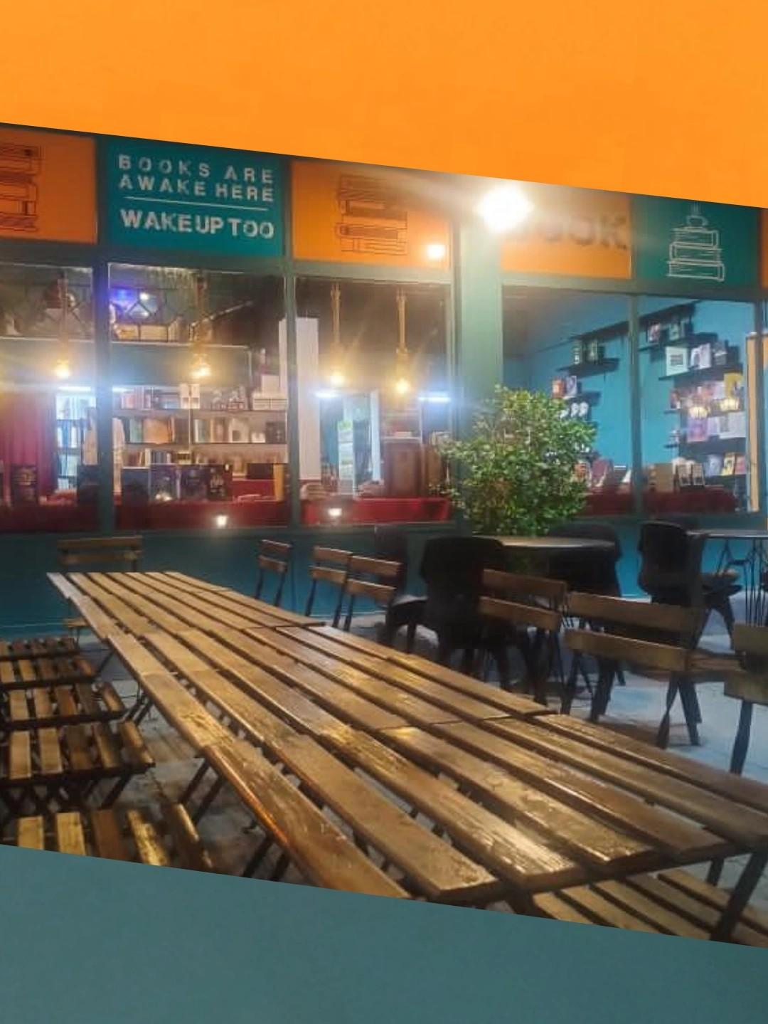 عکس خانه کتاب شاهین شهر