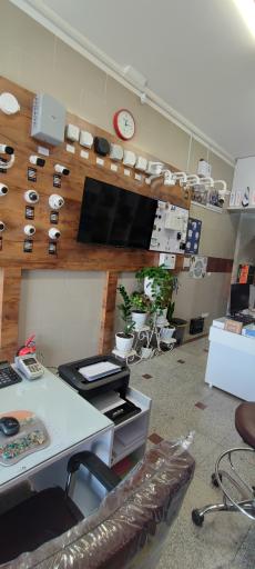 عکس دوربین مداربسته و دزدگیر سیستم های حفاظتی مصلح