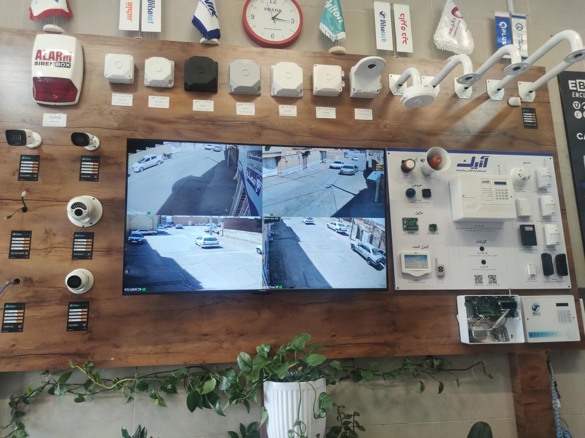 عکس دوربین مداربسته و دزدگیر سیستم های حفاظتی مصلح