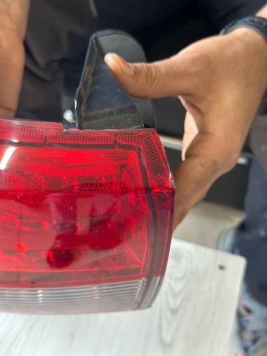 عکس مرکز تخصصی ترمیم ترک شیشه اتومبیل امیر 