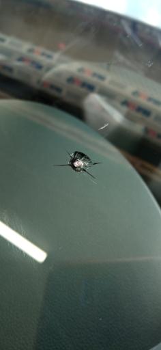 عکس مرکز تخصصی ترمیم ترک شیشه اتومبیل امیر 