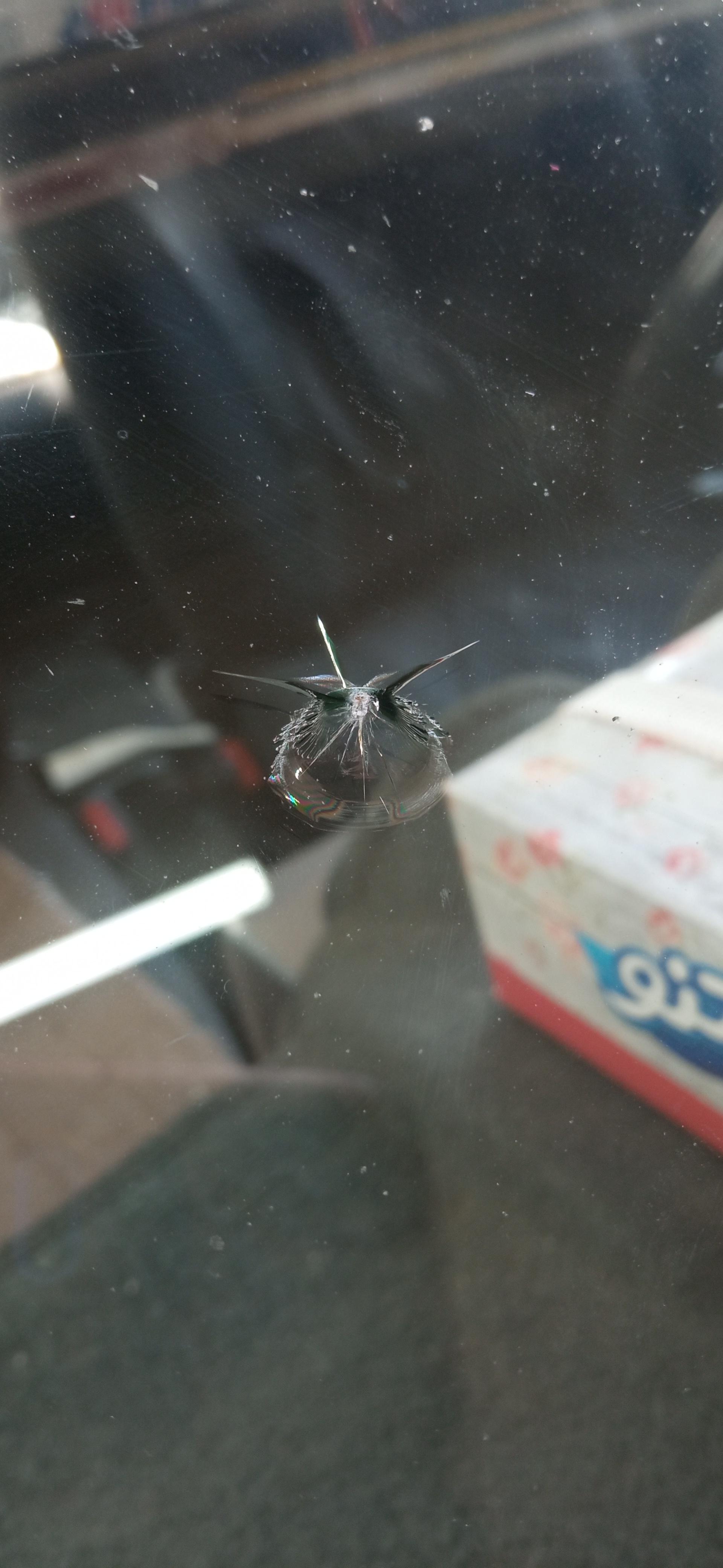 عکس مرکز تخصصی ترمیم ترک شیشه اتومبیل امیر 