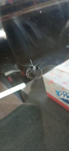 عکس مرکز تخصصی ترمیم ترک شیشه اتومبیل امیر 