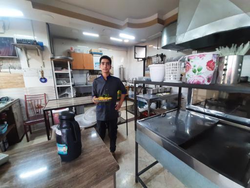 عکس رستوران عمو حسن