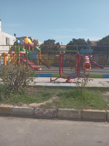 عکس زمین بازی