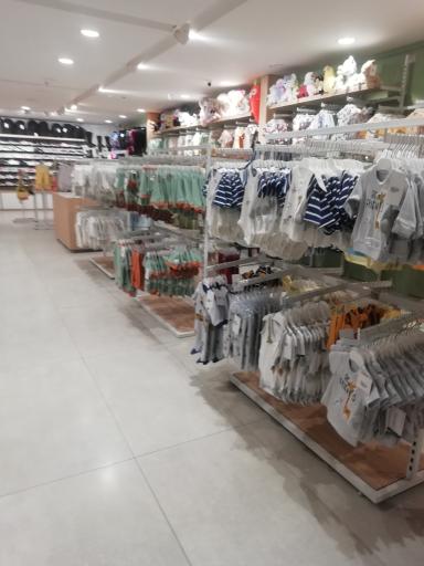 عکس فروشگاه لباس داوین