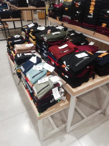 عکس فروشگاه لباس داوین