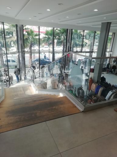 عکس فروشگاه لباس داوین