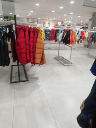 عکس فروشگاه لباس داوین