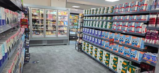 عکس فروشگاه افق کوروش