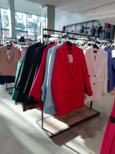 عکس فروشگاه لباس داوین