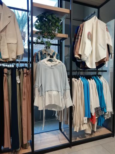 عکس فروشگاه لباس داوین