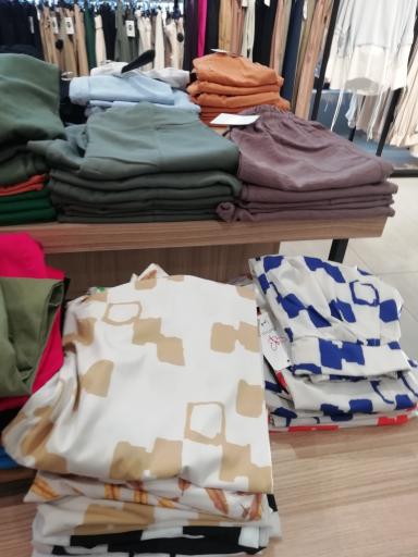 عکس فروشگاه لباس داوین