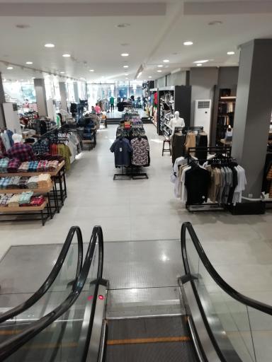 عکس فروشگاه لباس داوین