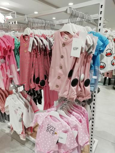 عکس فروشگاه لباس داوین