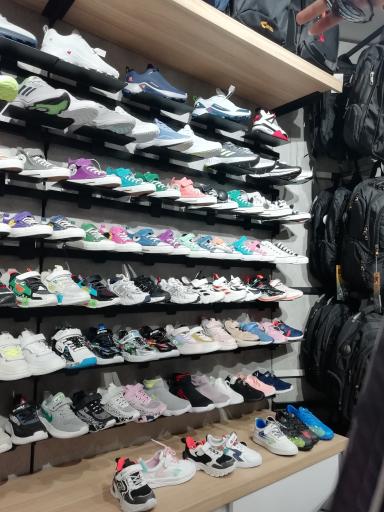 عکس فروشگاه لباس داوین