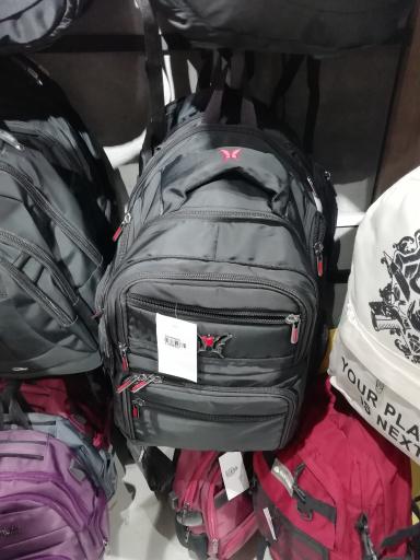 عکس فروشگاه لباس داوین