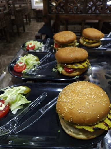 عکس پیتزا کنتاکی میلان