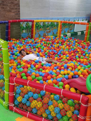 عکس خانه بازی بارانا