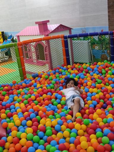 عکس خانه بازی بارانا