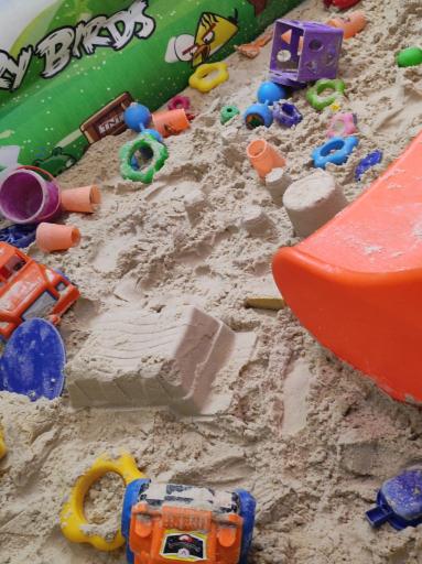 عکس خانه بازی بارانا