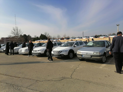 عکس پارکینگ مزایده ایران خودرو