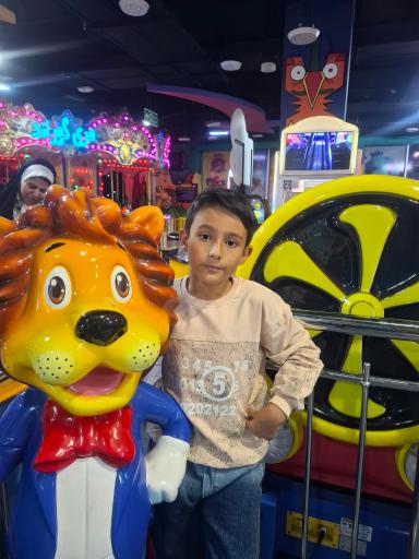 عکس سرزمین شادی الماس هروی