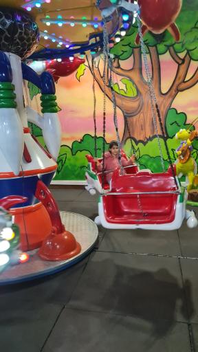 سرزمین شادی الماس هروی