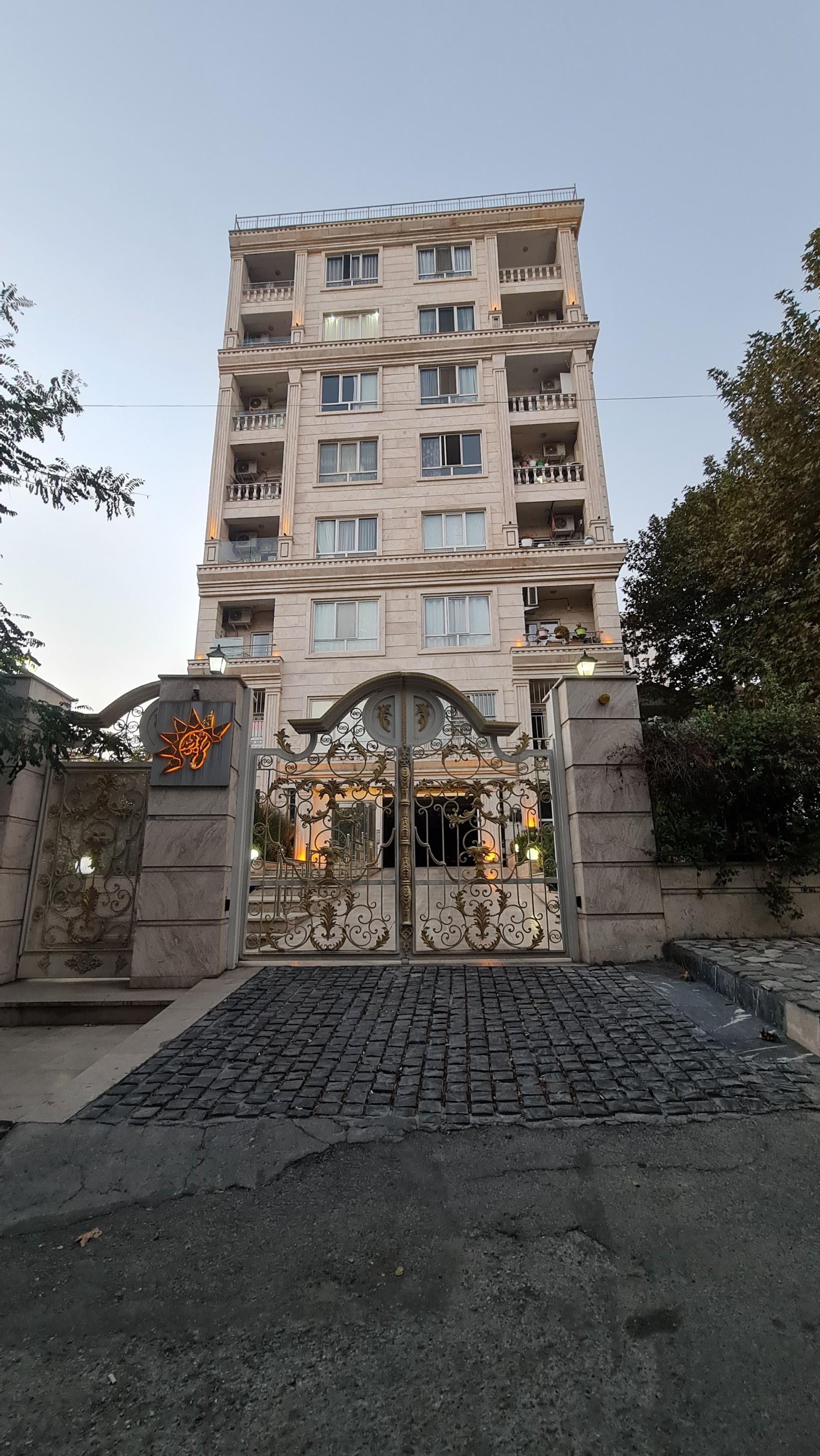 عکس ساختمان کاخ خورشید