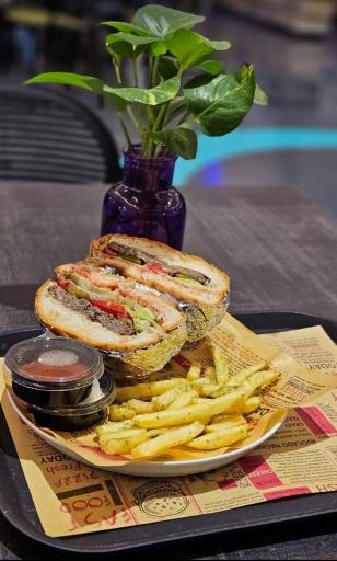 عکس فود هال گلستان