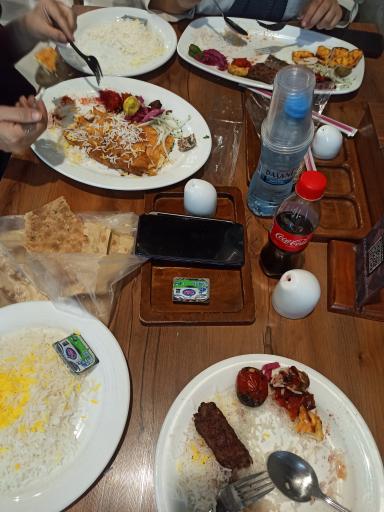 عکس رستوران عادل شعبۀ مرکزی