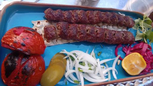 عکس سفره خانه سنتی عمارت فیروزه