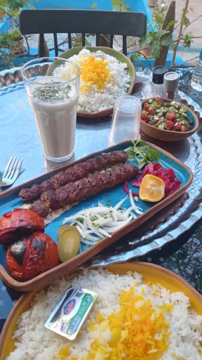 عکس سفره خانه سنتی عمارت فیروزه