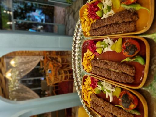 عکس سفره خانه سنتی عمارت فیروزه