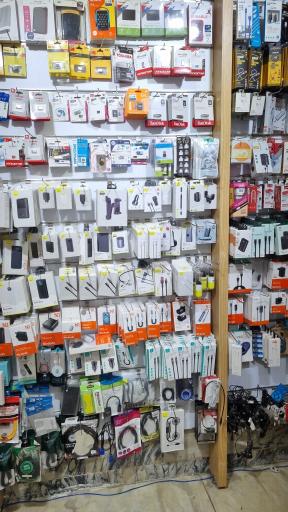 عکس فروشگاه کامپیوتر و موبایل هشت پارس