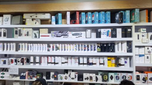 عکس فروشگاه کامپیوتر و موبایل هشت پارس